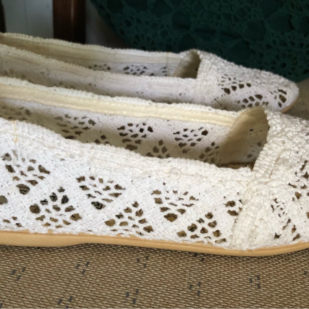 Basic Editions Crocheted Flats Size 6 1/2 - Picture 2 of 5